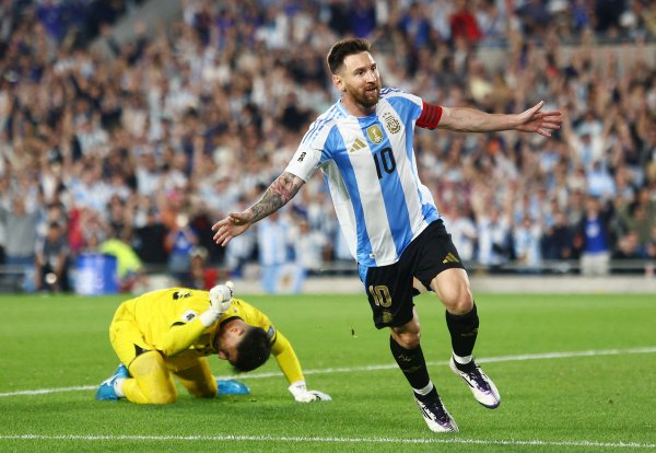 Scaloni: Messi có thể mở ra vò