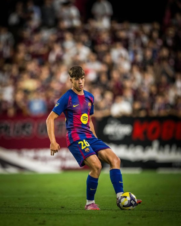 Marca: Barcelona tiếp tục đào 