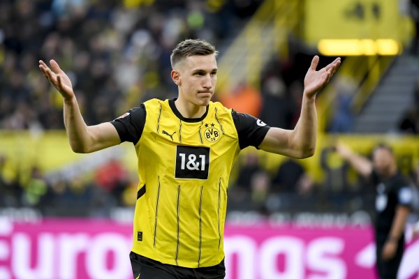 Desky: Dortmund đã đề nghị Sch