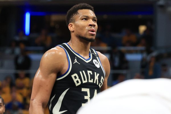 Khá thỏa đáng! Antetokounmpo