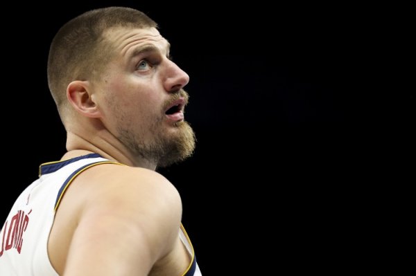 Gần gấp ba lần! Jokic ghi được