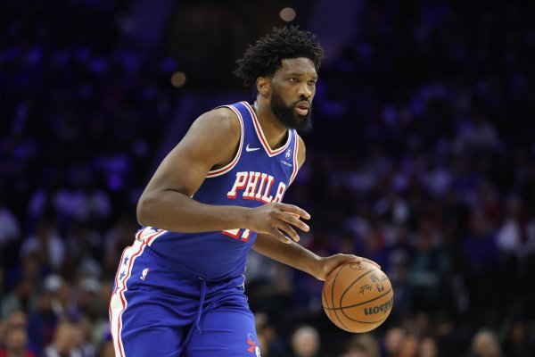 Y tá: Embiid đang được theo 