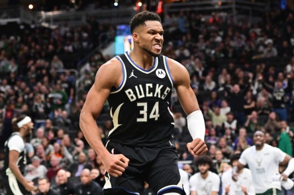 Tin đồn: Antetokounmpo bị căng